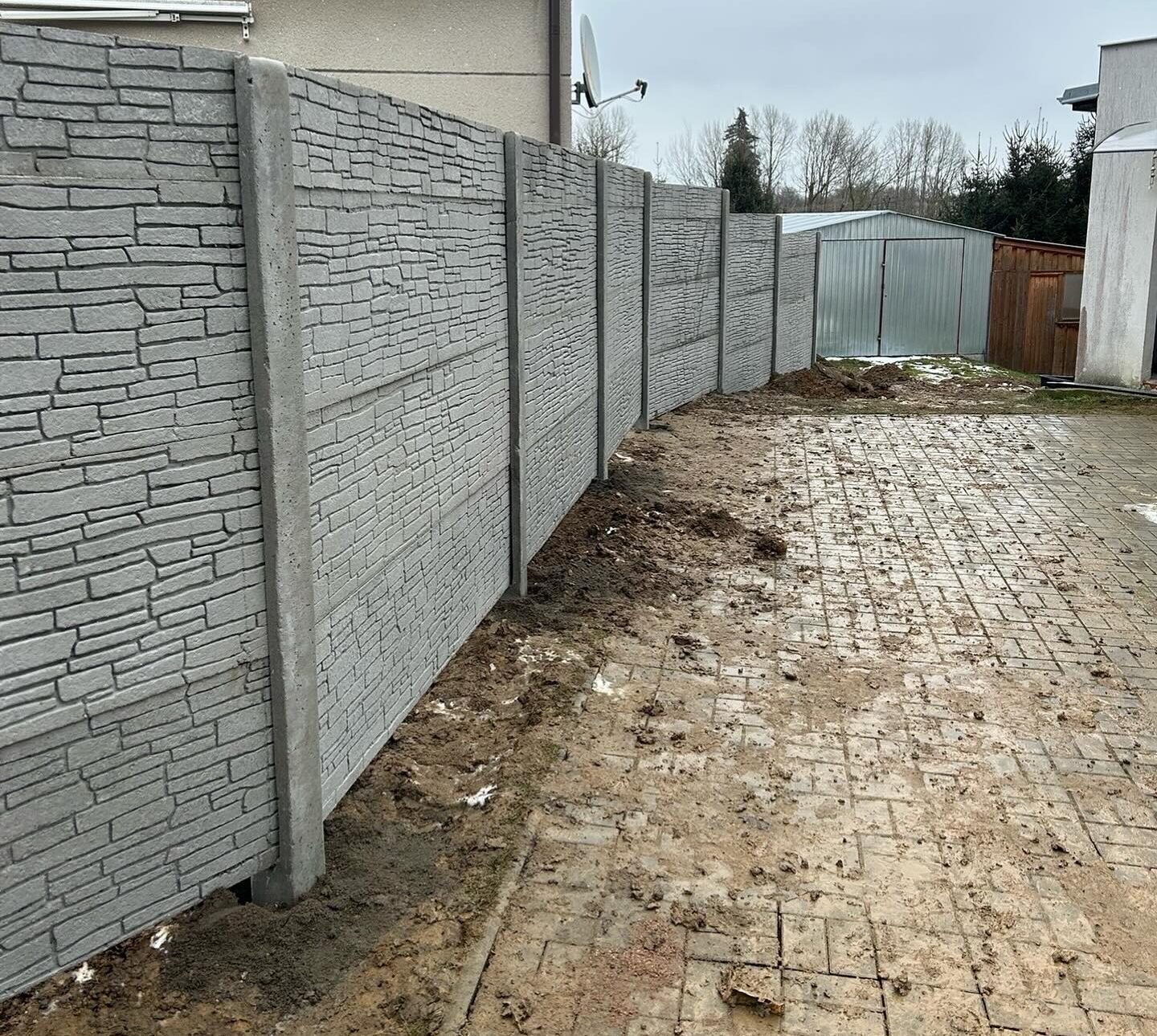 Betonový plot štípaný kámen oboustranná