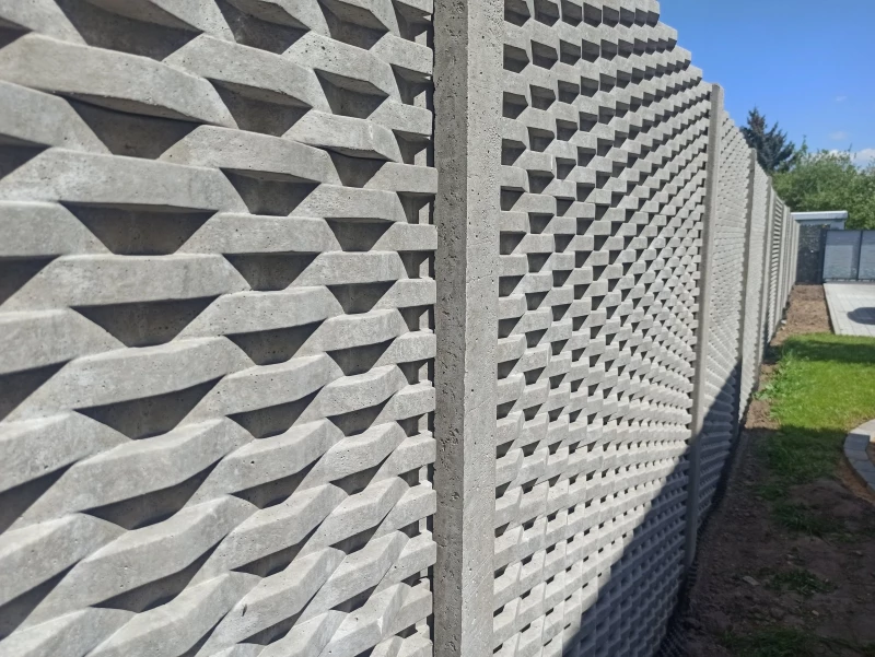 Betonový plot extera
